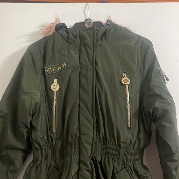 DKNY Girls Long Puffer Coat size L 14/16 color green with pink Faux-Fur Hood - Picture 2 of 13